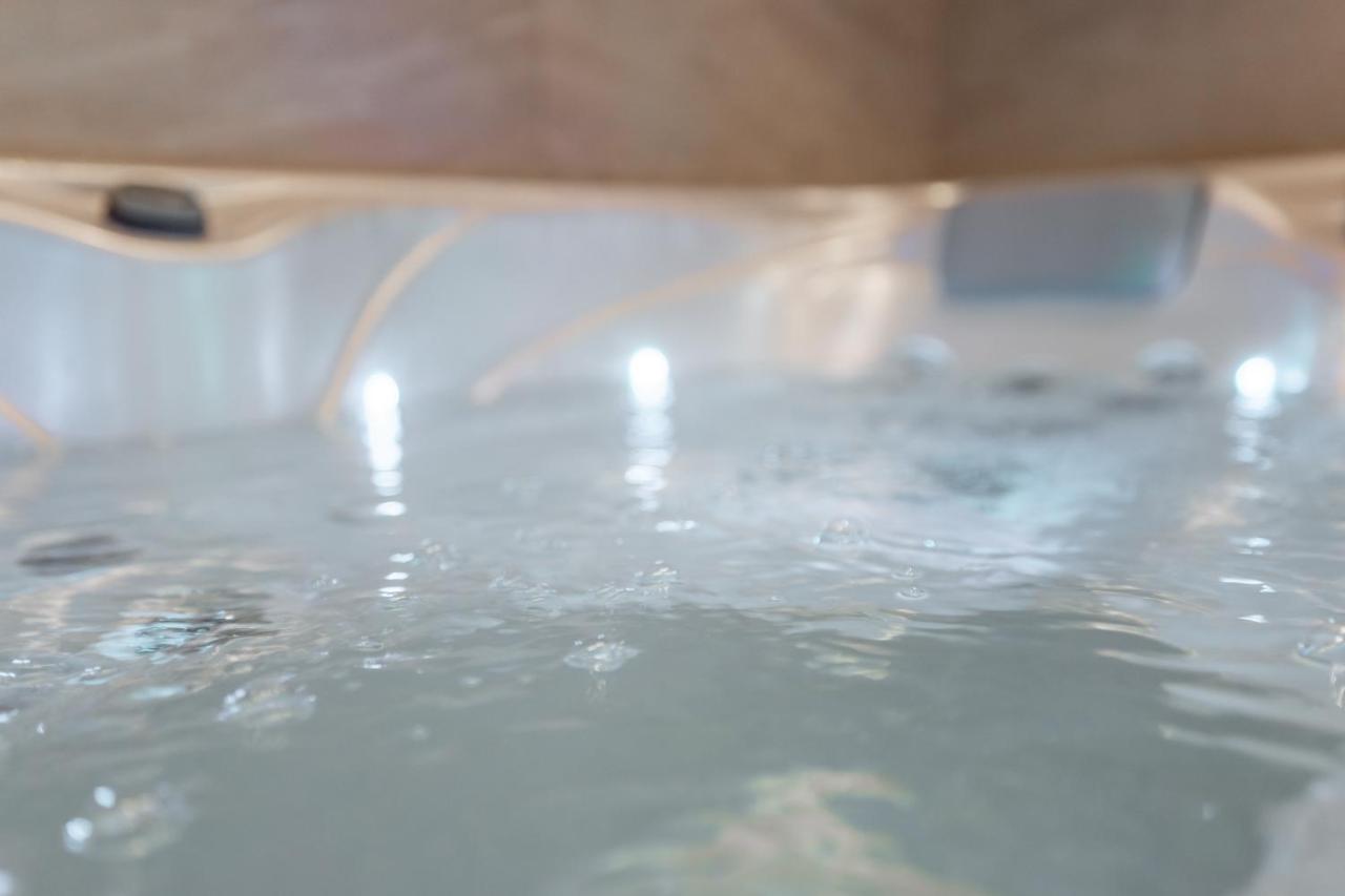 Chalet Imbosc'Che - 5 Beautiful Rooms In Charming B&B Livigno Buitenkant foto