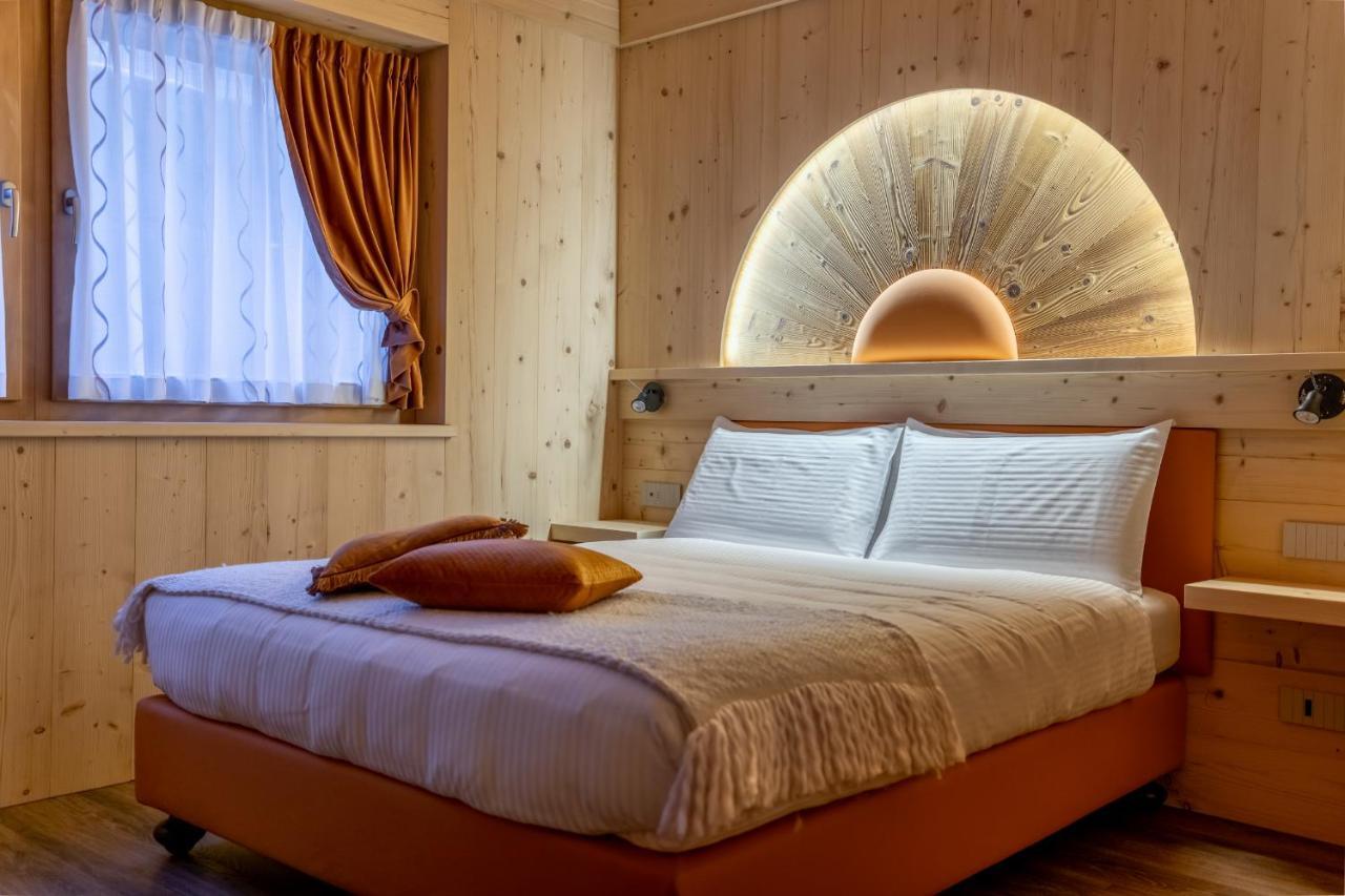 Chalet Imbosc'Che - 5 Beautiful Rooms In Charming B&B Livigno Buitenkant foto